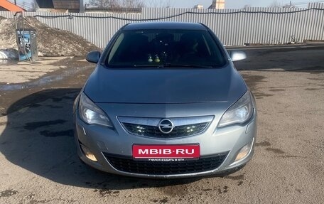 Opel Astra J, 2010 год, 675 000 рублей, 1 фотография