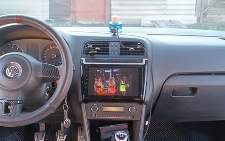 Volkswagen Polo VI (EU Market), 2010 год, 500 000 рублей, 3 фотография