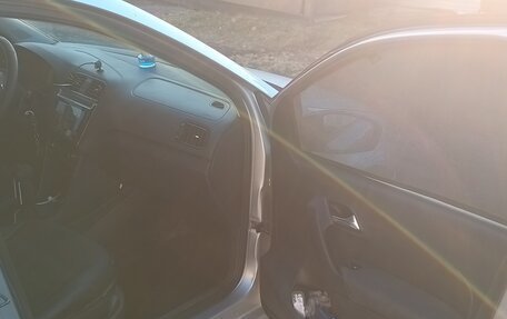 Volkswagen Polo VI (EU Market), 2010 год, 500 000 рублей, 15 фотография