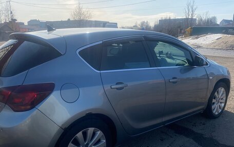 Opel Astra J, 2010 год, 675 000 рублей, 5 фотография