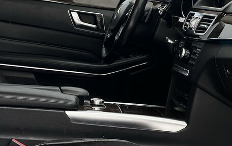 Mercedes-Benz E-Класс, 2013 год, 1 350 000 рублей, 25 фотография