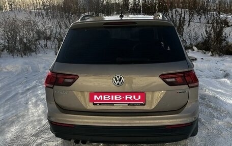 Volkswagen Tiguan II, 2019 год, 2 050 000 рублей, 3 фотография