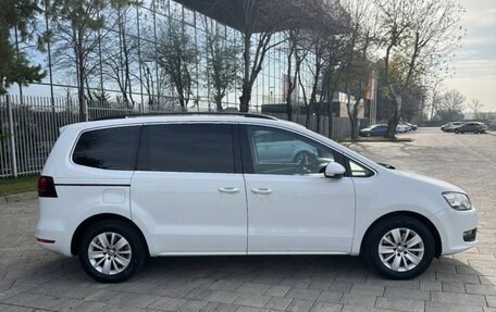 Volkswagen Sharan II, 2017 год, 1 950 000 рублей, 4 фотография