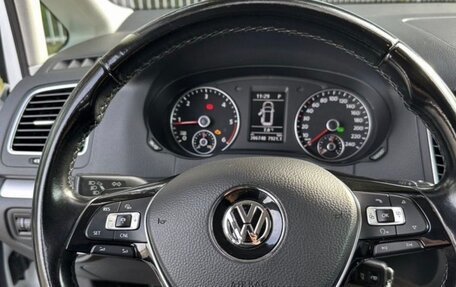 Volkswagen Sharan II, 2017 год, 1 950 000 рублей, 10 фотография