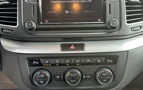 Volkswagen Sharan II, 2017 год, 1 950 000 рублей, 11 фотография