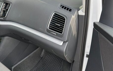 Volkswagen Sharan II, 2017 год, 1 950 000 рублей, 19 фотография