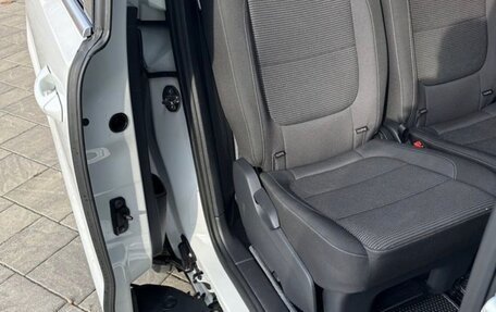 Volkswagen Sharan II, 2017 год, 1 950 000 рублей, 22 фотография