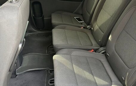 Volkswagen Sharan II, 2017 год, 1 950 000 рублей, 21 фотография