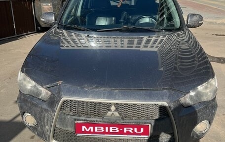Mitsubishi Outlander III рестайлинг 3, 2012 год, 870 000 рублей, 1 фотография