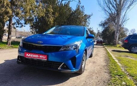 KIA Rio IV, 2021 год, 1 650 000 рублей, 1 фотография