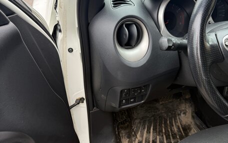 Nissan Juke II, 2011 год, 930 000 рублей, 11 фотография