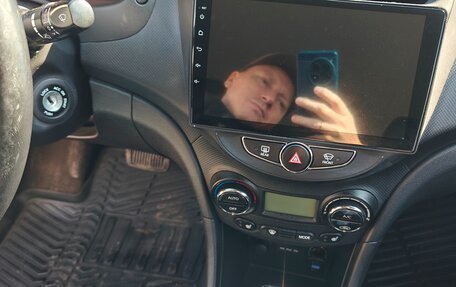 Hyundai Solaris II рестайлинг, 2013 год, 830 000 рублей, 10 фотография