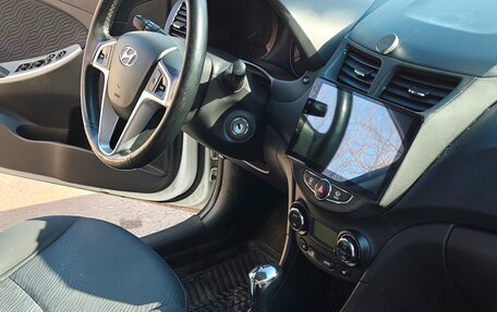 Hyundai Solaris II рестайлинг, 2013 год, 830 000 рублей, 12 фотография