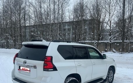 Toyota Land Cruiser Prado 150 рестайлинг 2, 2017 год, 3 899 000 рублей, 4 фотография