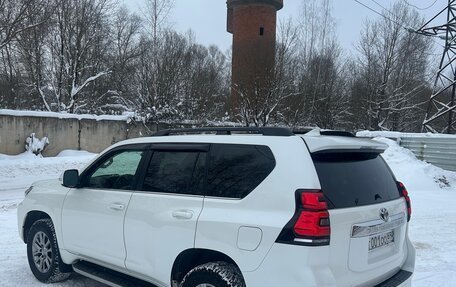 Toyota Land Cruiser Prado 150 рестайлинг 2, 2017 год, 3 899 000 рублей, 6 фотография