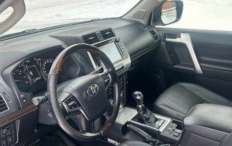 Toyota Land Cruiser Prado 150 рестайлинг 2, 2017 год, 3 899 000 рублей, 8 фотография