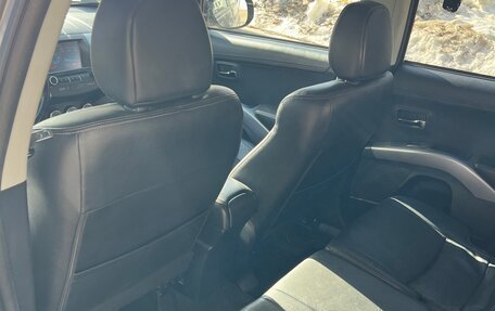 Mitsubishi Outlander III рестайлинг 3, 2012 год, 870 000 рублей, 17 фотография