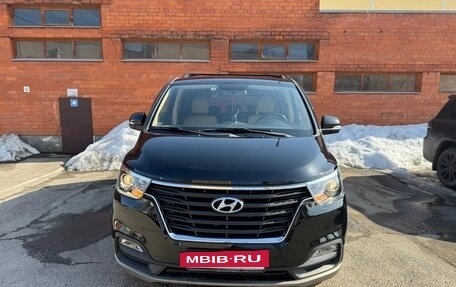 Hyundai H-1 II рестайлинг, 2019 год, 4 100 000 рублей, 8 фотография