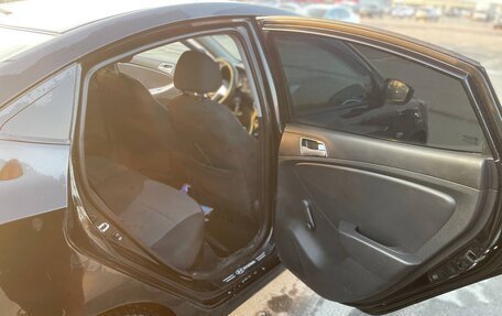 Hyundai Solaris II рестайлинг, 2012 год, 490 000 рублей, 15 фотография