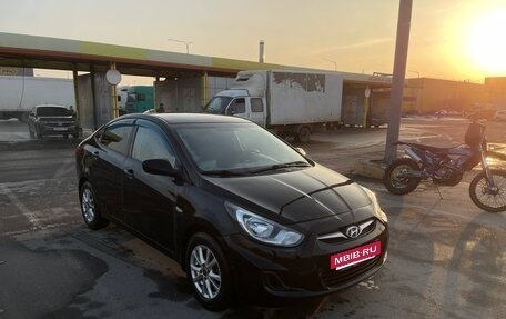 Hyundai Solaris II рестайлинг, 2012 год, 490 000 рублей, 14 фотография