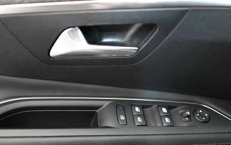 Peugeot 3008 II, 2019 год, 1 999 000 рублей, 13 фотография