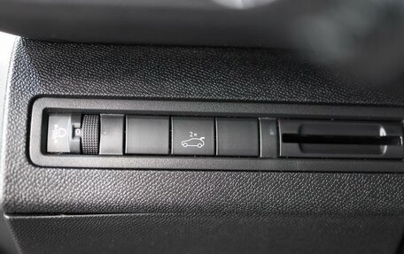 Peugeot 3008 II, 2019 год, 1 999 000 рублей, 20 фотография