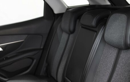 Peugeot 3008 II, 2019 год, 1 999 000 рублей, 25 фотография