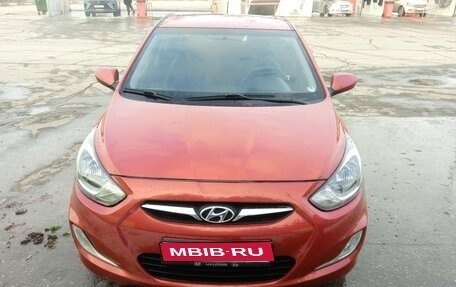 Hyundai Solaris II рестайлинг, 2011 год, 800 000 рублей, 1 фотография
