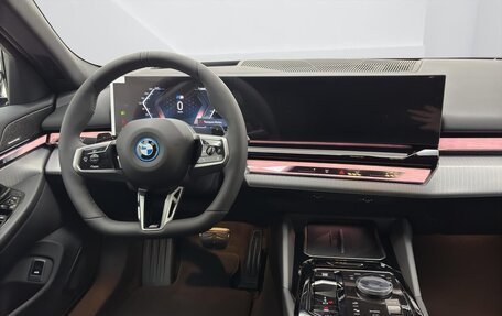 BMW 5 серия, 2025 год, 11 390 000 рублей, 8 фотография