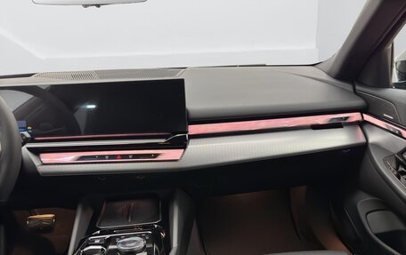 BMW 5 серия, 2025 год, 11 390 000 рублей, 10 фотография