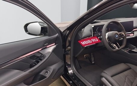 BMW 5 серия, 2025 год, 11 390 000 рублей, 12 фотография