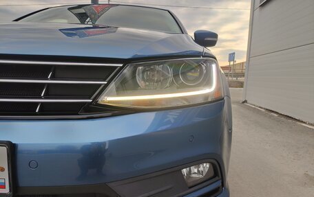 Volkswagen Jetta VI, 2017 год, 1 650 000 рублей, 2 фотография