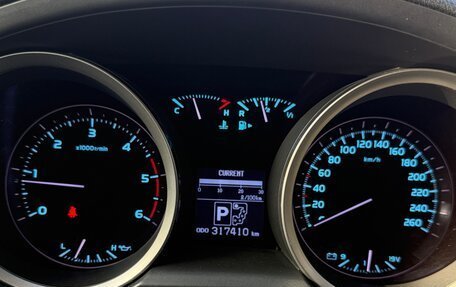 Toyota Land Cruiser 200, 2008 год, 2 990 000 рублей, 24 фотография