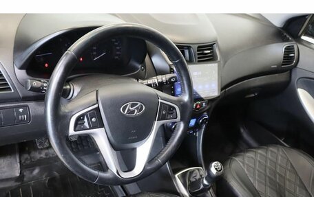 Hyundai Solaris II рестайлинг, 2011 год, 622 000 рублей, 6 фотография