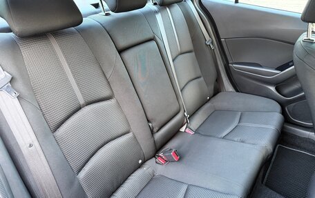 Mazda 3, 2016 год, 1 900 000 рублей, 18 фотография