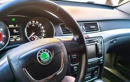 Skoda Superb III рестайлинг, 2012 год, 1 100 000 рублей, 7 фотография