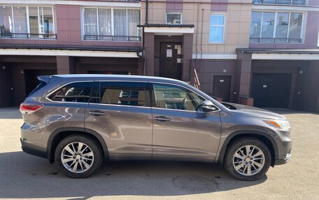 Toyota Highlander III, 2014 год, 2 750 000 рублей, 3 фотография