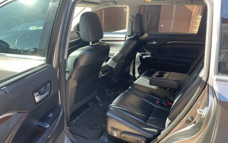 Toyota Highlander III, 2014 год, 2 750 000 рублей, 14 фотография