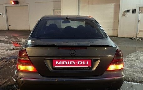 Mercedes-Benz E-Класс, 2003 год, 670 000 рублей, 2 фотография