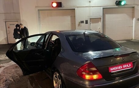 Mercedes-Benz E-Класс, 2003 год, 670 000 рублей, 3 фотография