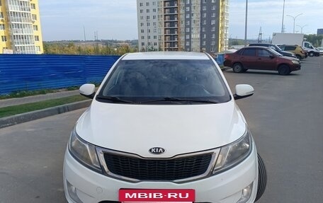 KIA Rio III рестайлинг, 2014 год, 650 000 рублей, 2 фотография