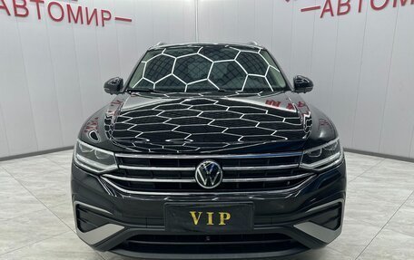 Volkswagen Tiguan II, 2022 год, 2 980 000 рублей, 3 фотография