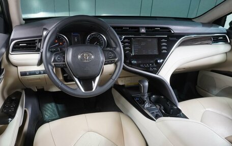 Toyota Camry, 2019 год, 2 439 000 рублей, 6 фотография