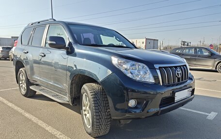 Toyota Land Cruiser Prado 150 рестайлинг 2, 2011 год, 2 260 000 рублей, 2 фотография