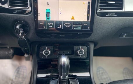 Volkswagen Touareg III, 2011 год, 1 870 000 рублей, 16 фотография