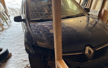 Renault Logan II, 2016 год, 129 000 рублей, 3 фотография