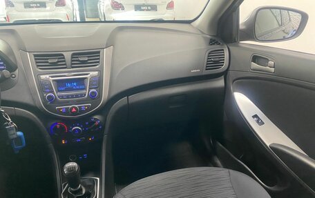 Hyundai Solaris II рестайлинг, 2015 год, 826 000 рублей, 22 фотография