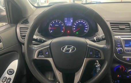 Hyundai Solaris II рестайлинг, 2015 год, 826 000 рублей, 23 фотография