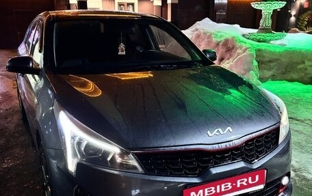 KIA Rio IV, 2022 год, 1 650 000 рублей, 2 фотография