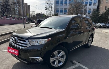 Toyota Highlander III, 2012 год, 2 150 000 рублей, 8 фотография